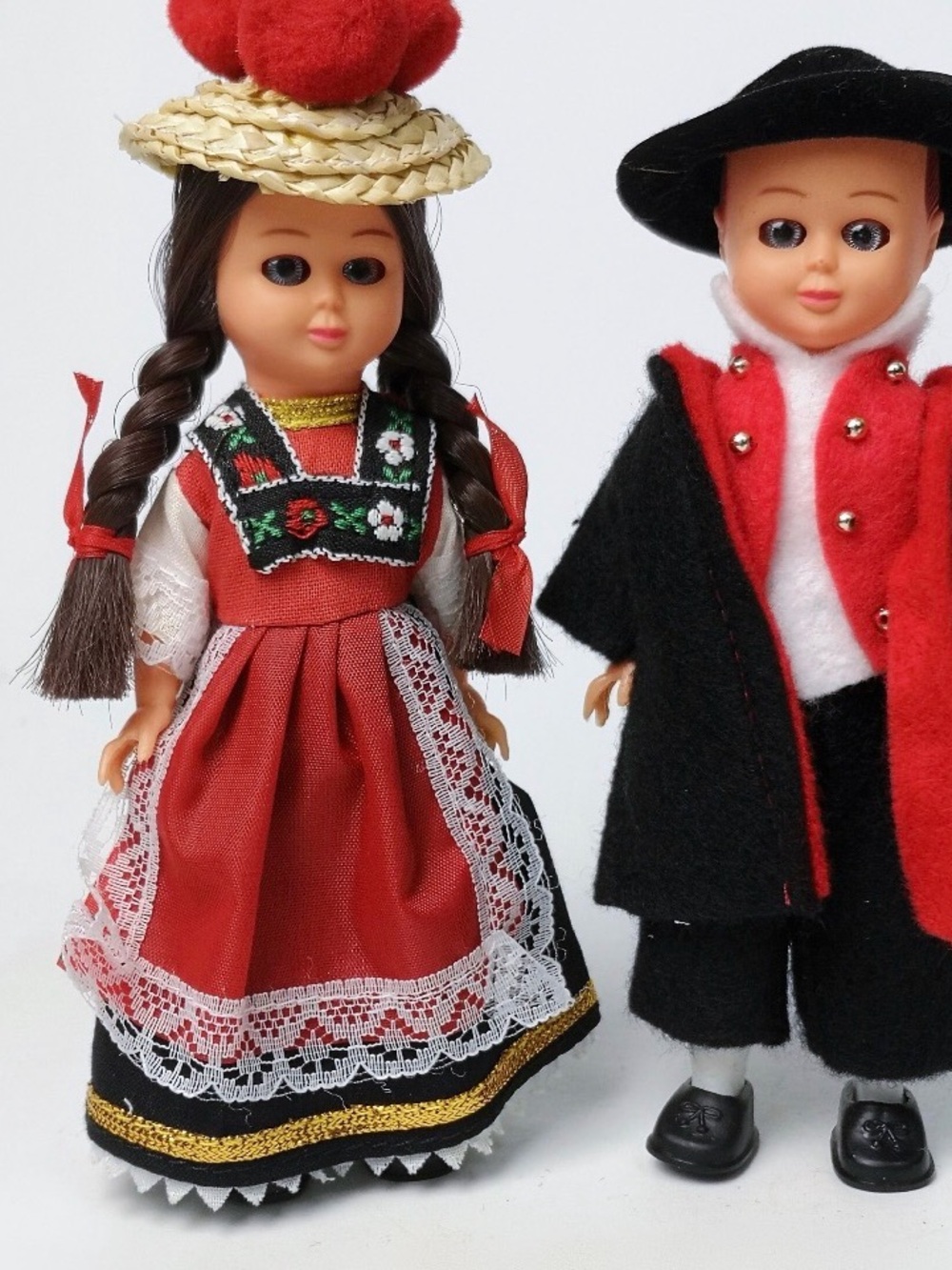 Vintage Black Forest folk costume dolls GermanySchwarzwald Boy & Girl